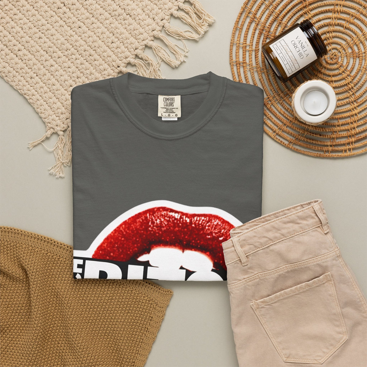 Rich BITCH Graphic T-Shirt, Red Lip Kiss Statement Tee - T-Shirt
